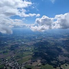 Verortung via Georeferenzierung der Kamera: Aufgenommen in der Nähe von Okres Jindřichův Hradec, Tschechien in 2400 Meter
